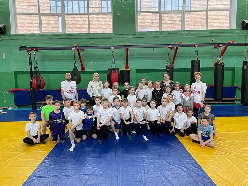 29 марта 2025 г. на базе нашей спортивной школы «Каскад» состоялся прием нормативов испытаний комплекса ГТО у обучающихся МБОУ СШ № 11, а также всех желающих принять участие в мероприятии. 