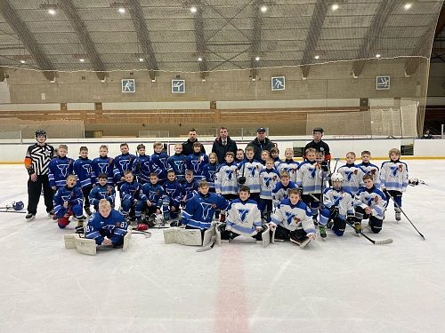 28 марта во Дворце спорта прошел  товарищеский матч по хоккею, посвященный 80- летию Победы