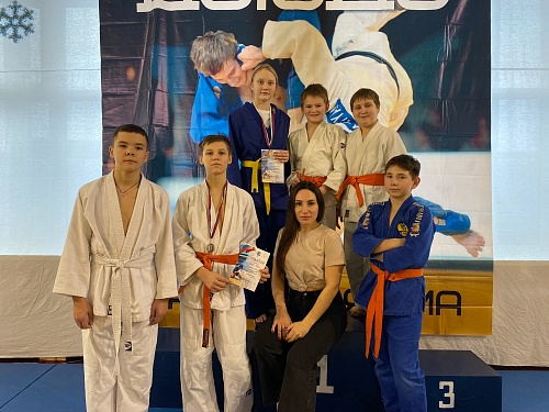 В минувшие выходные спортсмены МБУ ДО СШ Каскад участвовали в новогоднем турнире в городе Коряжма!